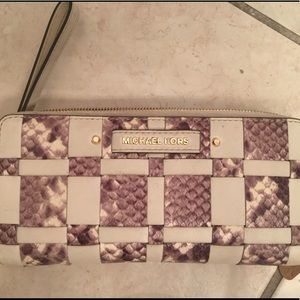 Michael kors wristlet/wallet